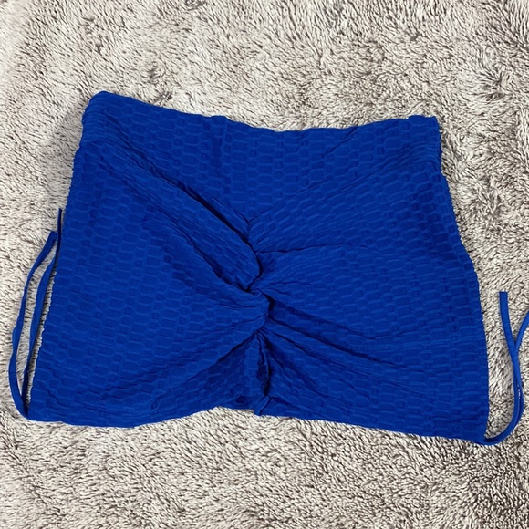 YAMOM Women's High Waisted Butt Lifting Shorts - Picture 2 of 3